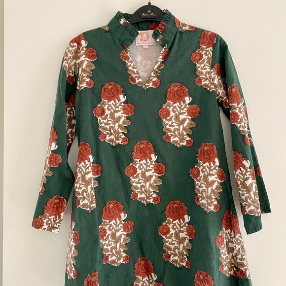 Forest Green Marigold Print Tunic Top - Picture 3 of 4